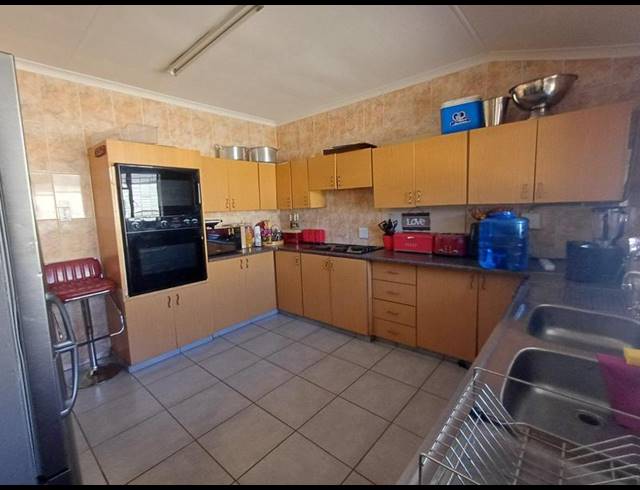 3 BEDROOM HOUSE FOR SALE IN BOOYSENS
